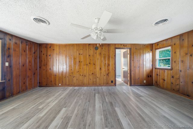 401 E Main Street, Beggs, OK 74421