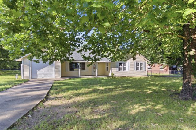 401 E Main Street, Beggs, OK 74421