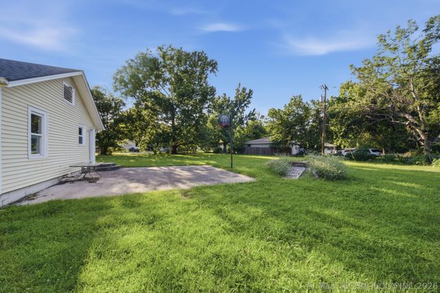 401 E Main Street, Beggs, OK 74421