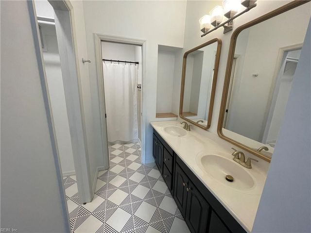 600 Windmill PT, Chesapeake, VA 23322