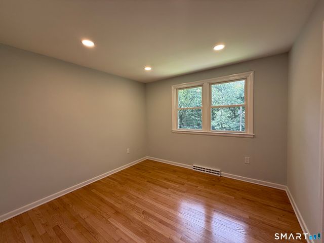 46 Forest Court North, Hamden, CT 06518