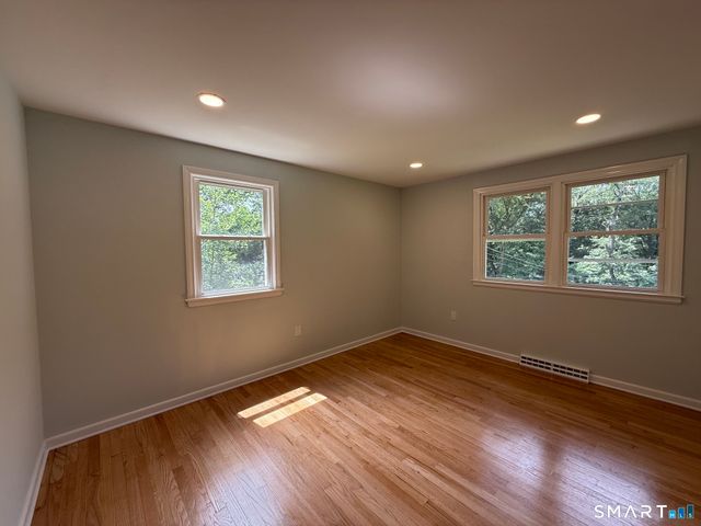 46 Forest Court North, Hamden, CT 06518