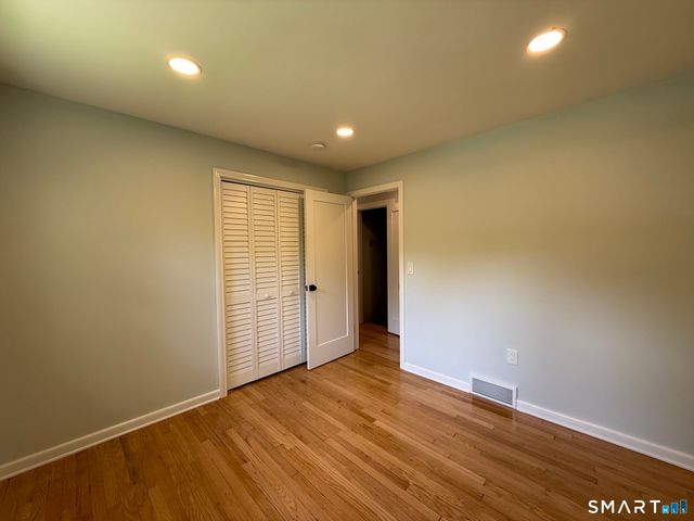 46 Forest Court North, Hamden, CT 06518