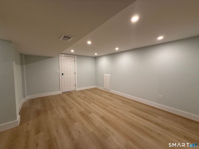 46 Forest Court North, Hamden, CT 06518