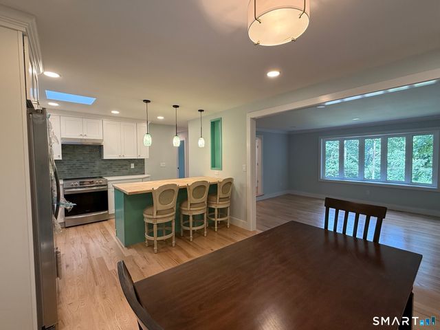 46 Forest Court North, Hamden, CT 06518