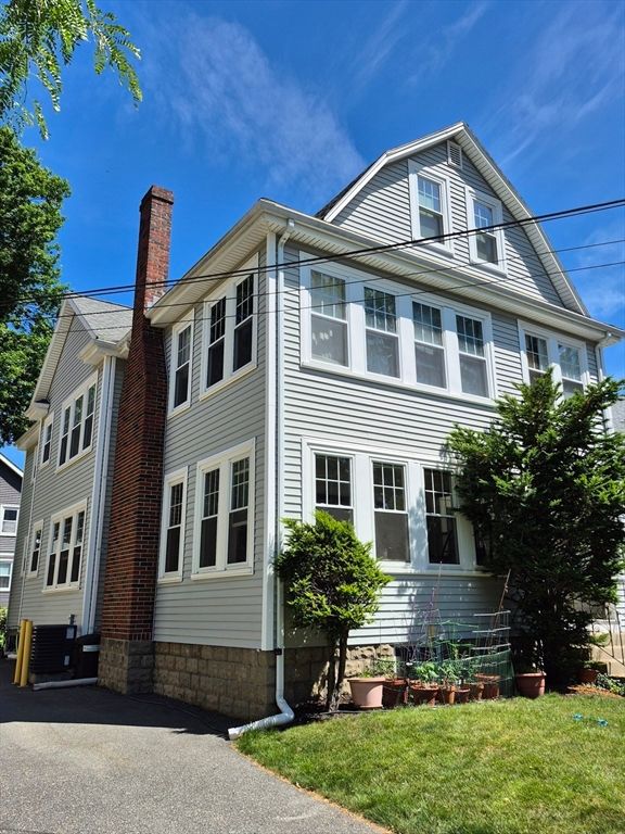 15 White St 1, Arlington, MA 02474