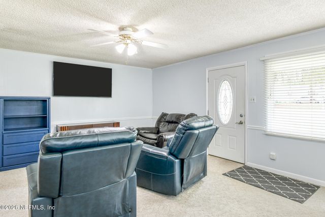 104 HEIDT Lane, Palatka, FL 32177