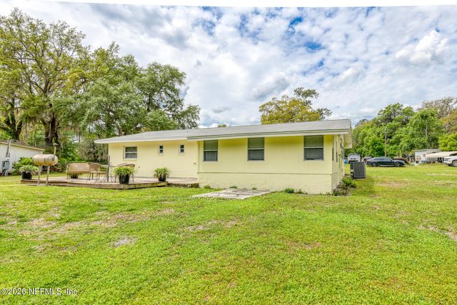 104 HEIDT Lane, Palatka, FL 32177