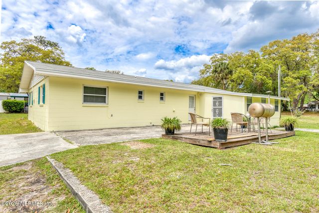 104 HEIDT Lane, Palatka, FL 32177