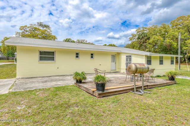 104 HEIDT Lane, Palatka, FL 32177