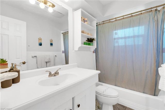 5602 Driftwood PKWY, Cape Coral, FL 33904