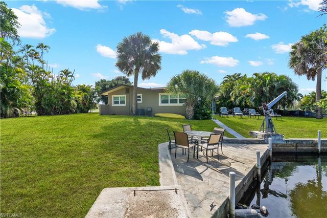 5602 Driftwood PKWY, Cape Coral, FL 33904
