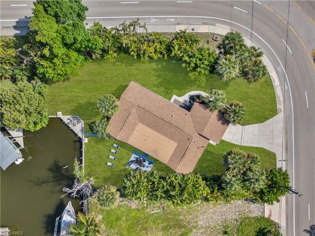 5602 Driftwood PKWY, Cape Coral, FL 33904