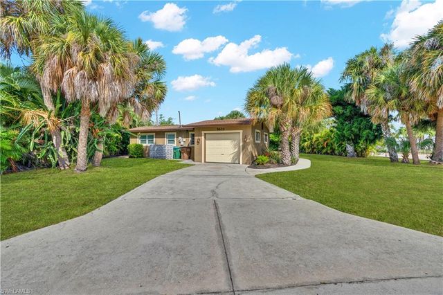 5602 Driftwood PKWY, Cape Coral, FL 33904