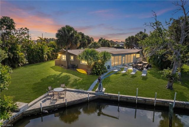 5602 Driftwood PKWY, Cape Coral, FL 33904