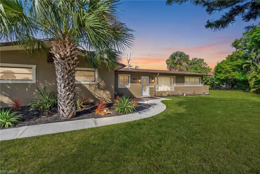 5602 Driftwood PKWY, Cape Coral, FL 33904