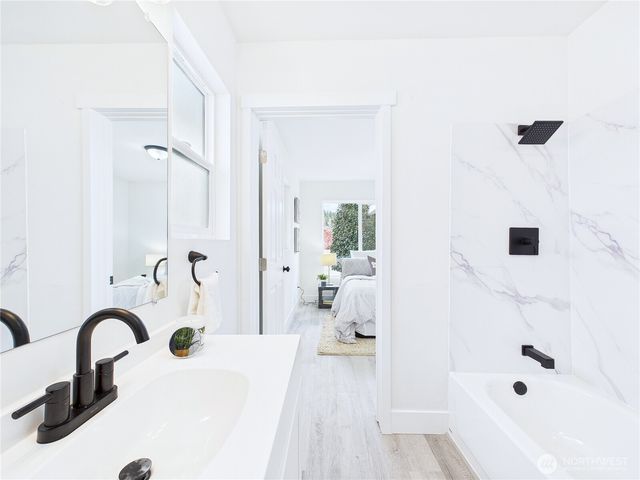 305 Meadow Avenue N, Renton, WA 98057