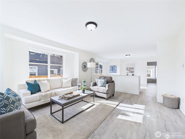 305 Meadow Avenue N, Renton, WA 98057