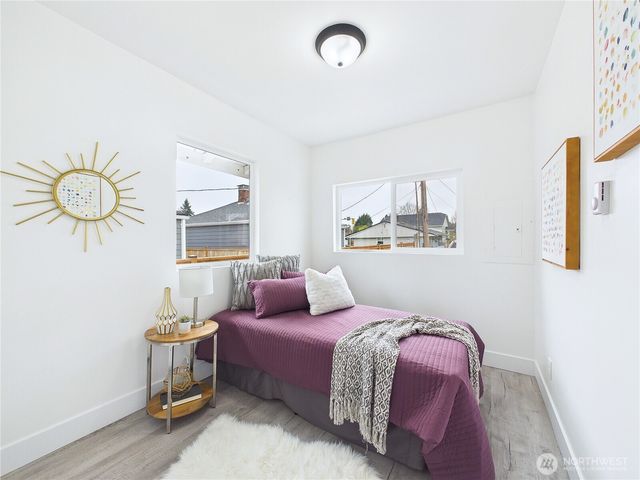 305 Meadow Avenue N, Renton, WA 98057