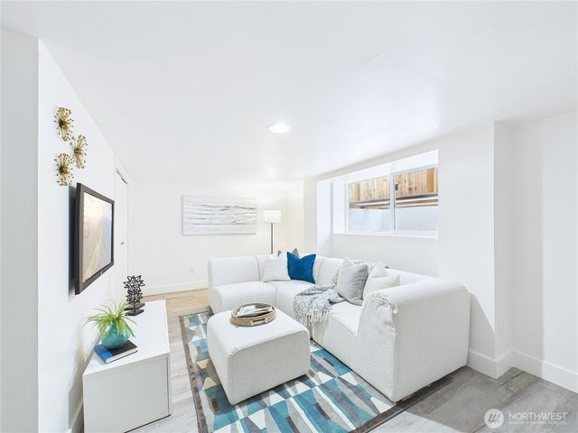 305 Meadow Avenue N, Renton, WA 98057