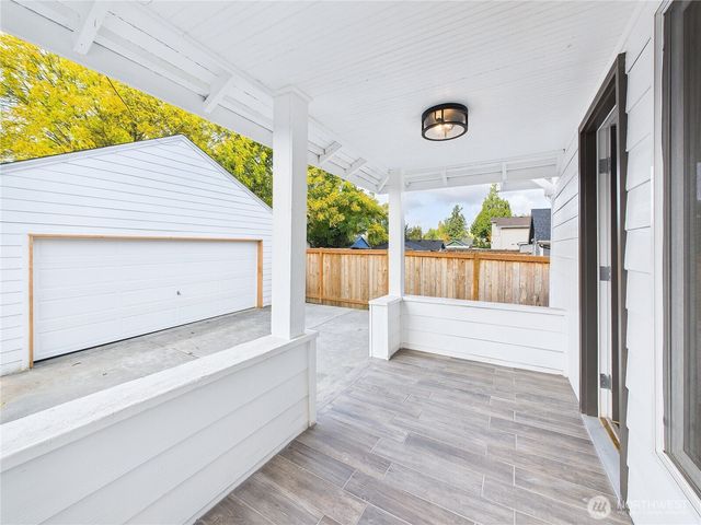 305 Meadow Avenue N, Renton, WA 98057