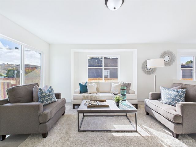 305 Meadow Avenue N, Renton, WA 98057