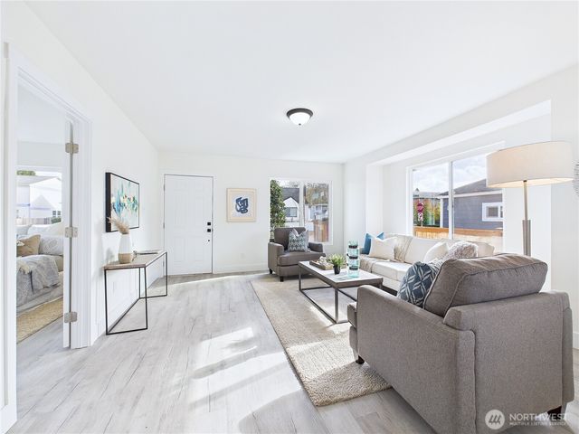 305 Meadow Avenue N, Renton, WA 98057