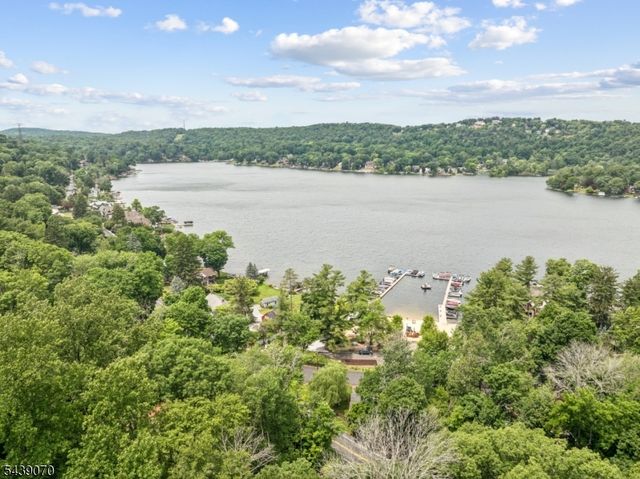 403 E Shore Trl, Sparta Twp., NJ 07871