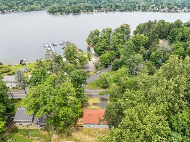 403 E Shore Trl, Sparta Twp., NJ 07871