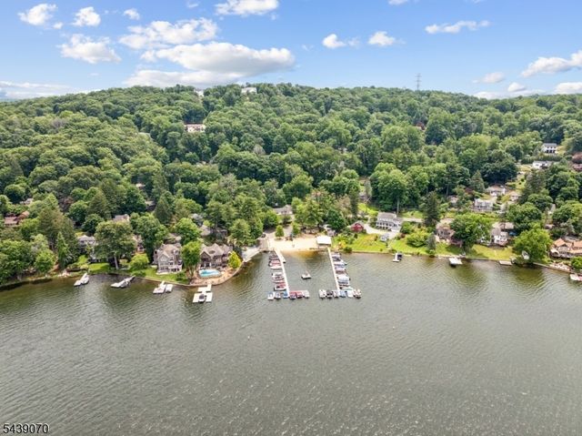 403 E Shore Trl, Sparta Twp., NJ 07871