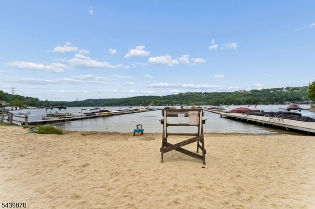 403 E Shore Trl, Sparta Twp., NJ 07871
