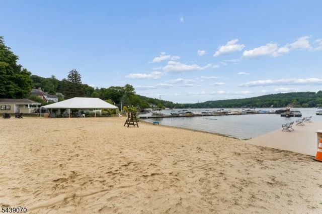 403 E Shore Trl, Sparta Twp., NJ 07871