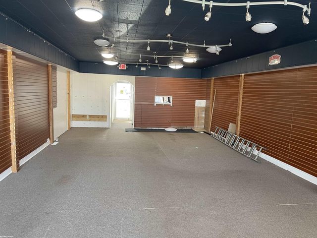 8302 12 Mile Avenue, Warren, MI 48093