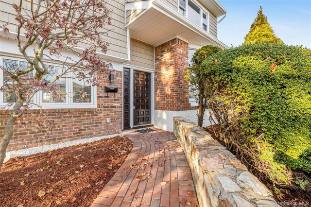 1554 Holiday Park Drive, Wantagh, NY 11793