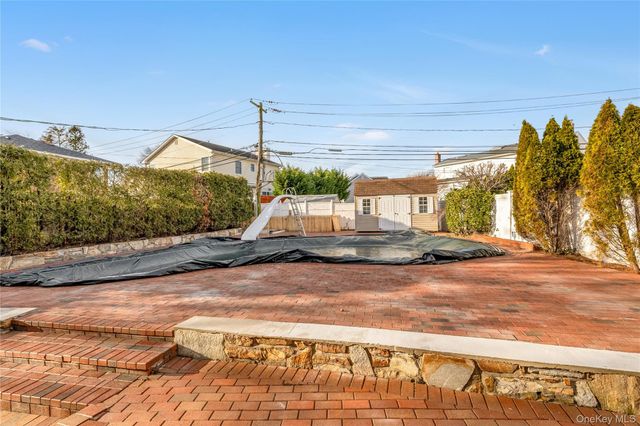 1554 Holiday Park Drive, Wantagh, NY 11793