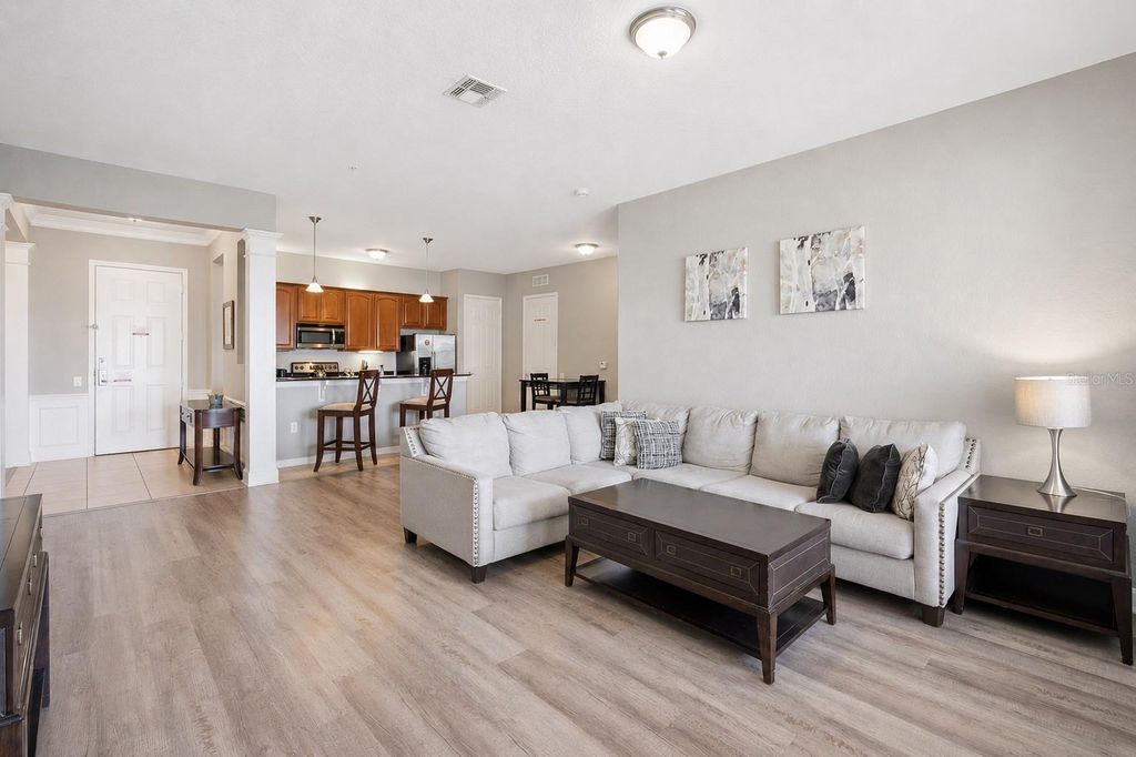 Image 11 of property listing at 4816 CAYVIEW AVENUE 40111, Orlando, FL 32819