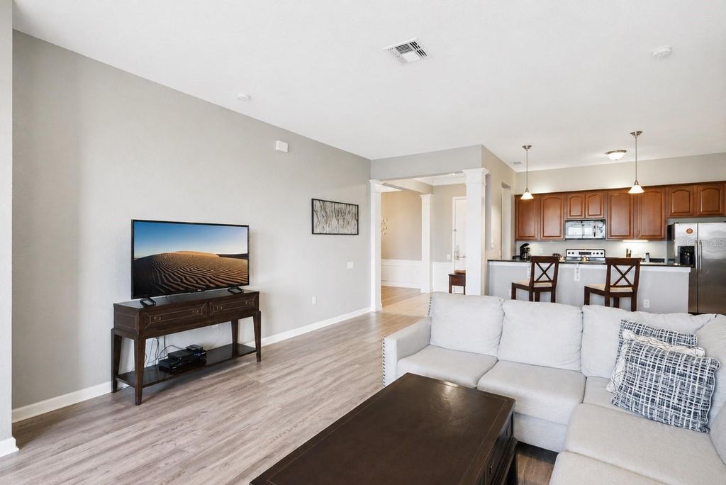 Image 12 of property listing at 4816 CAYVIEW AVENUE 40111, Orlando, FL 32819