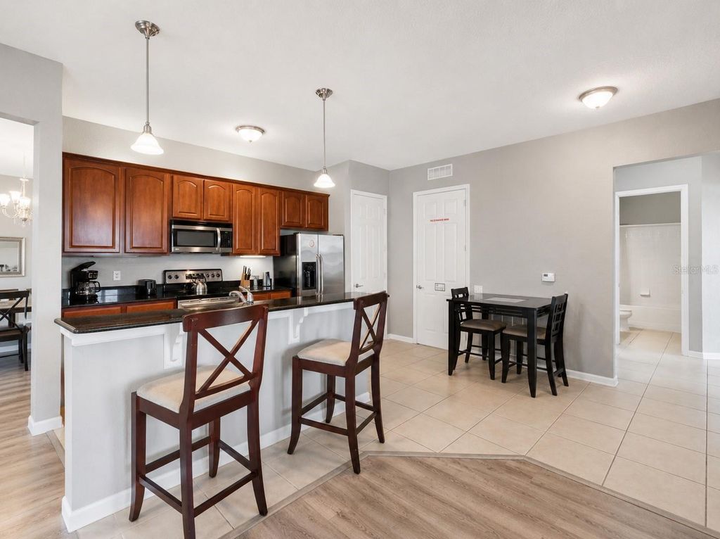 Image 18 of property listing at 4816 CAYVIEW AVENUE 40111, Orlando, FL 32819