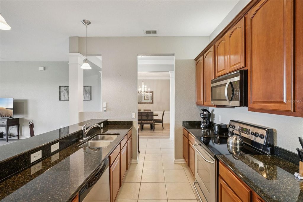 Image 20 of property listing at 4816 CAYVIEW AVENUE 40111, Orlando, FL 32819