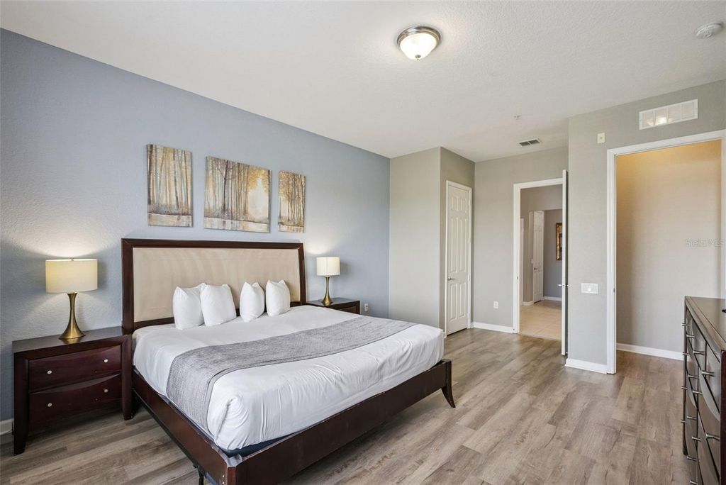 Image 26 of property listing at 4816 CAYVIEW AVENUE 40111, Orlando, FL 32819