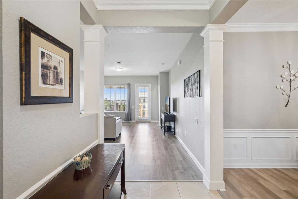 Image 4 of property listing at 4816 CAYVIEW AVENUE 40111, Orlando, FL 32819
