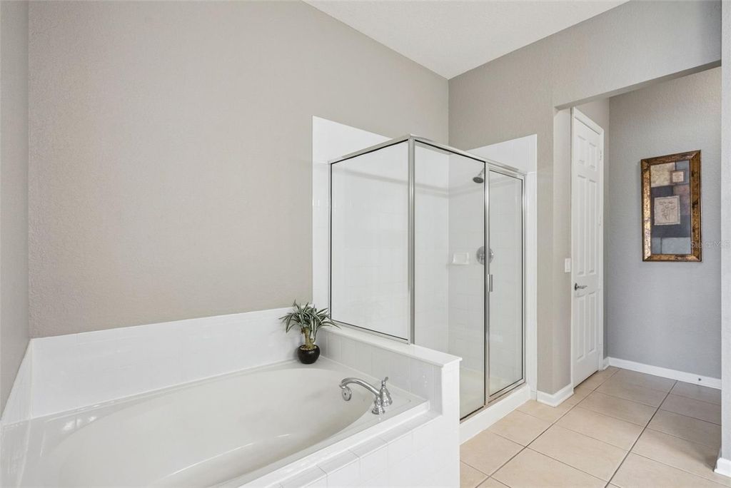 Image 35 of property listing at 4816 CAYVIEW AVENUE 40111, Orlando, FL 32819