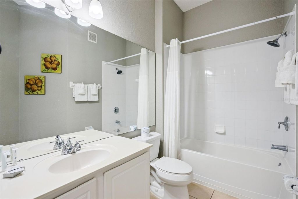 Image 36 of property listing at 4816 CAYVIEW AVENUE 40111, Orlando, FL 32819