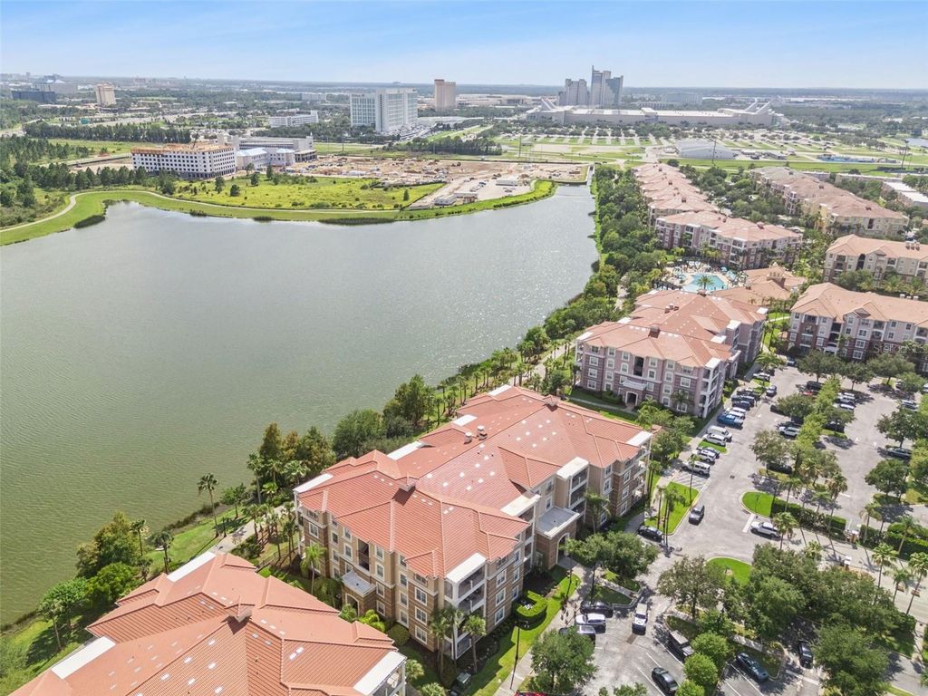 Image 58 of property listing at 4816 CAYVIEW AVENUE 40111, Orlando, FL 32819
