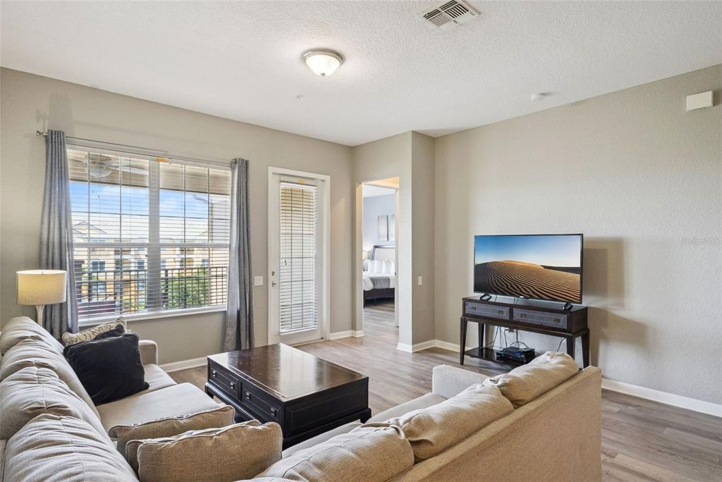 Image 7 of property listing at 4816 CAYVIEW AVENUE 40111, Orlando, FL 32819