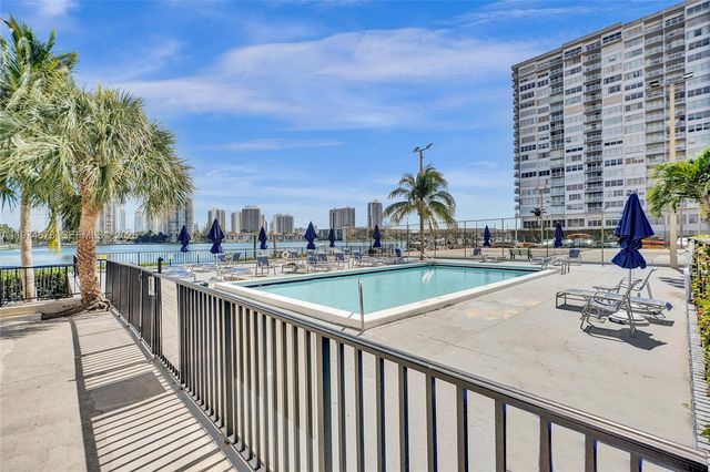 2750 NE 183rd Street 406, Aventura, FL 33160