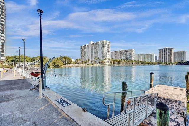 2750 NE 183rd Street 406, Aventura, FL 33160
