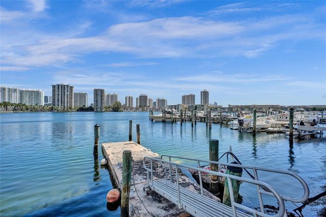 2750 NE 183rd Street 406, Aventura, FL 33160