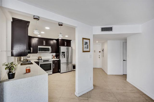 2750 NE 183rd Street 406, Aventura, FL 33160