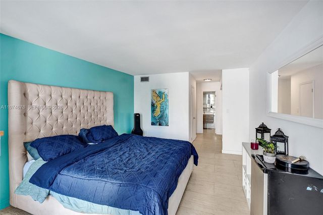 2750 NE 183rd Street 406, Aventura, FL 33160